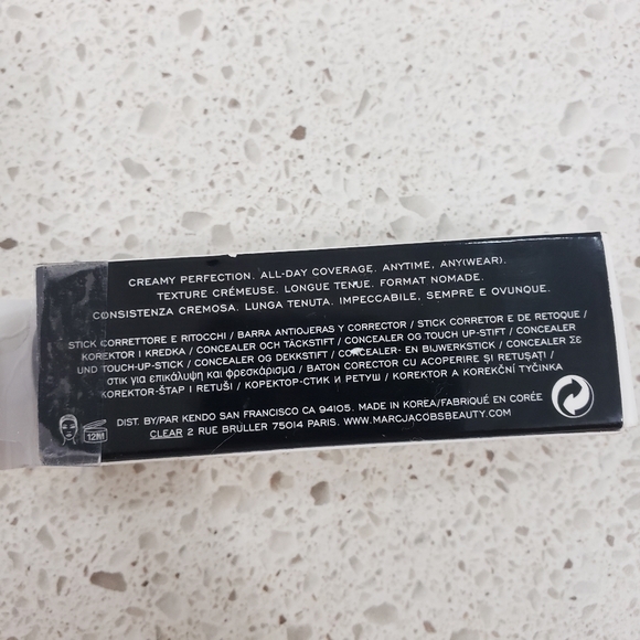 Marc Jacobs concealer touch up stick nwt - Picture 2 of 5